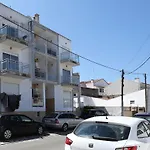 T2-neville's House F Apartman